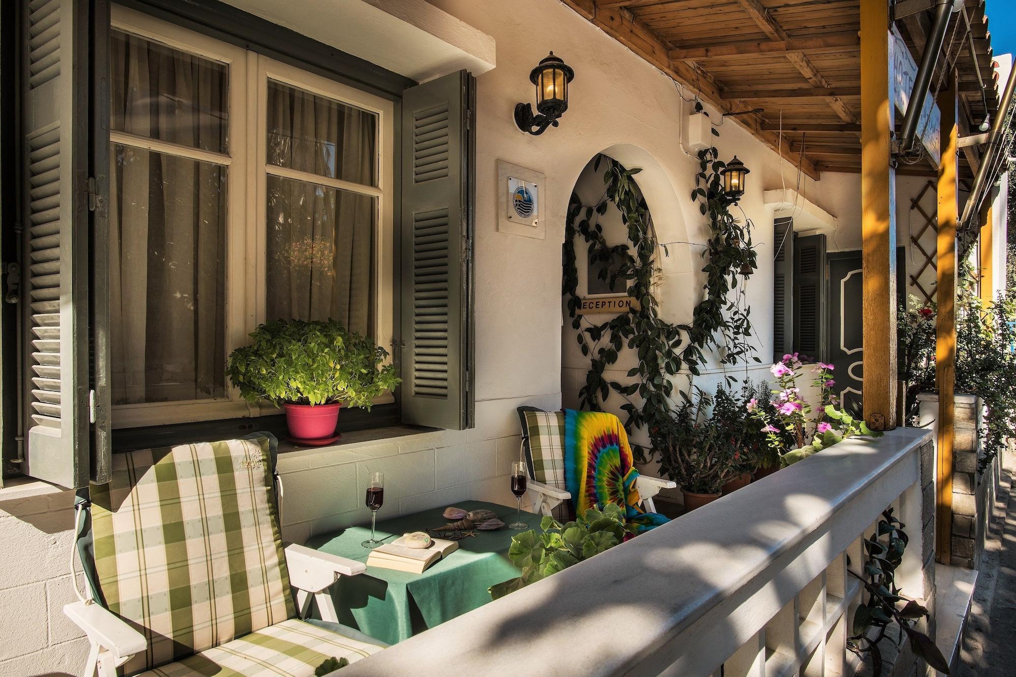 Semiramis Guesthouse Adamantas  Exteriér fotografie